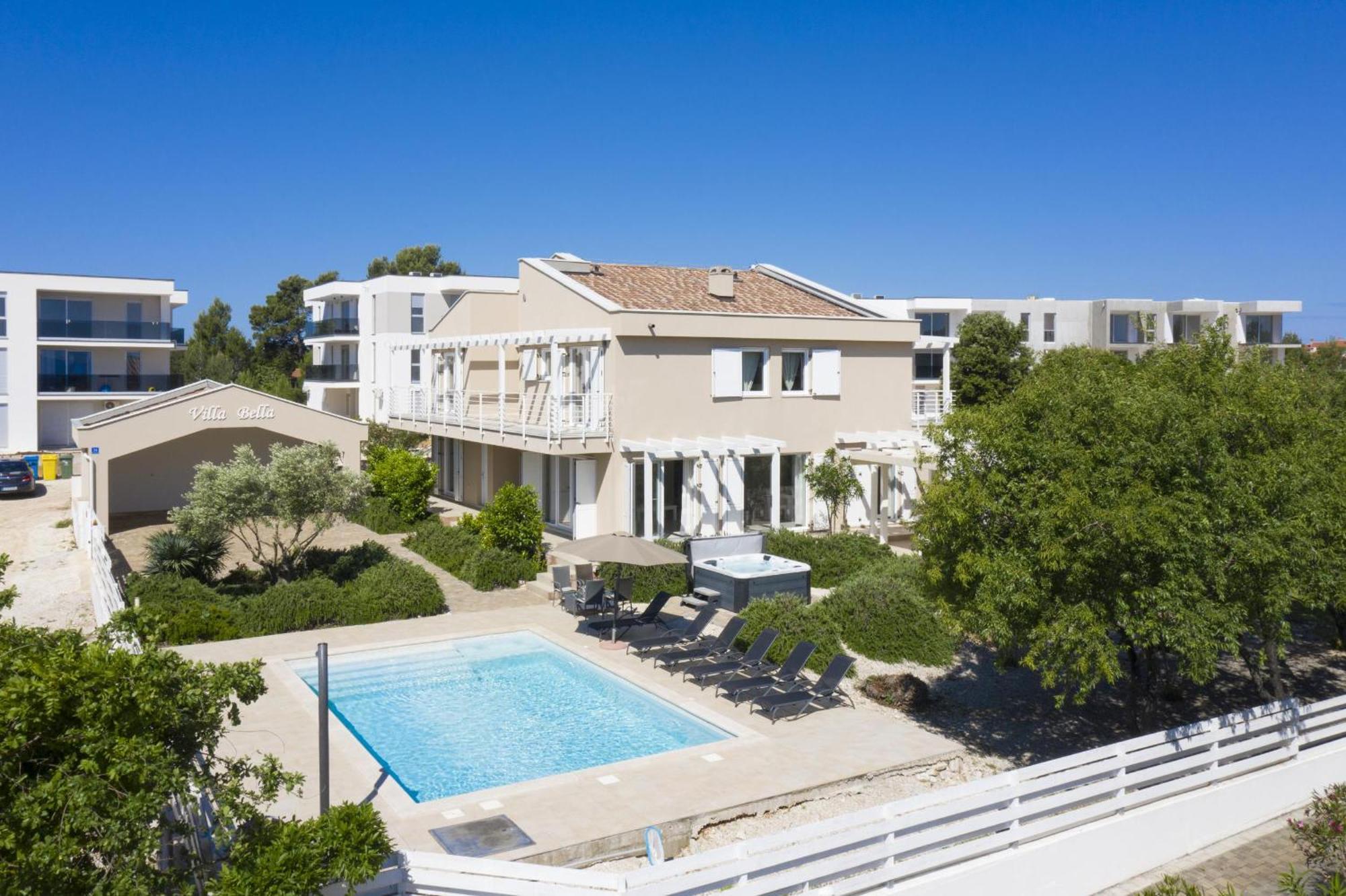 Villa Bella - Beautiful And Modern House With Pool, Souna, Jacuzzi & Playground, Liznjan - Istra Zewnętrze zdjęcie