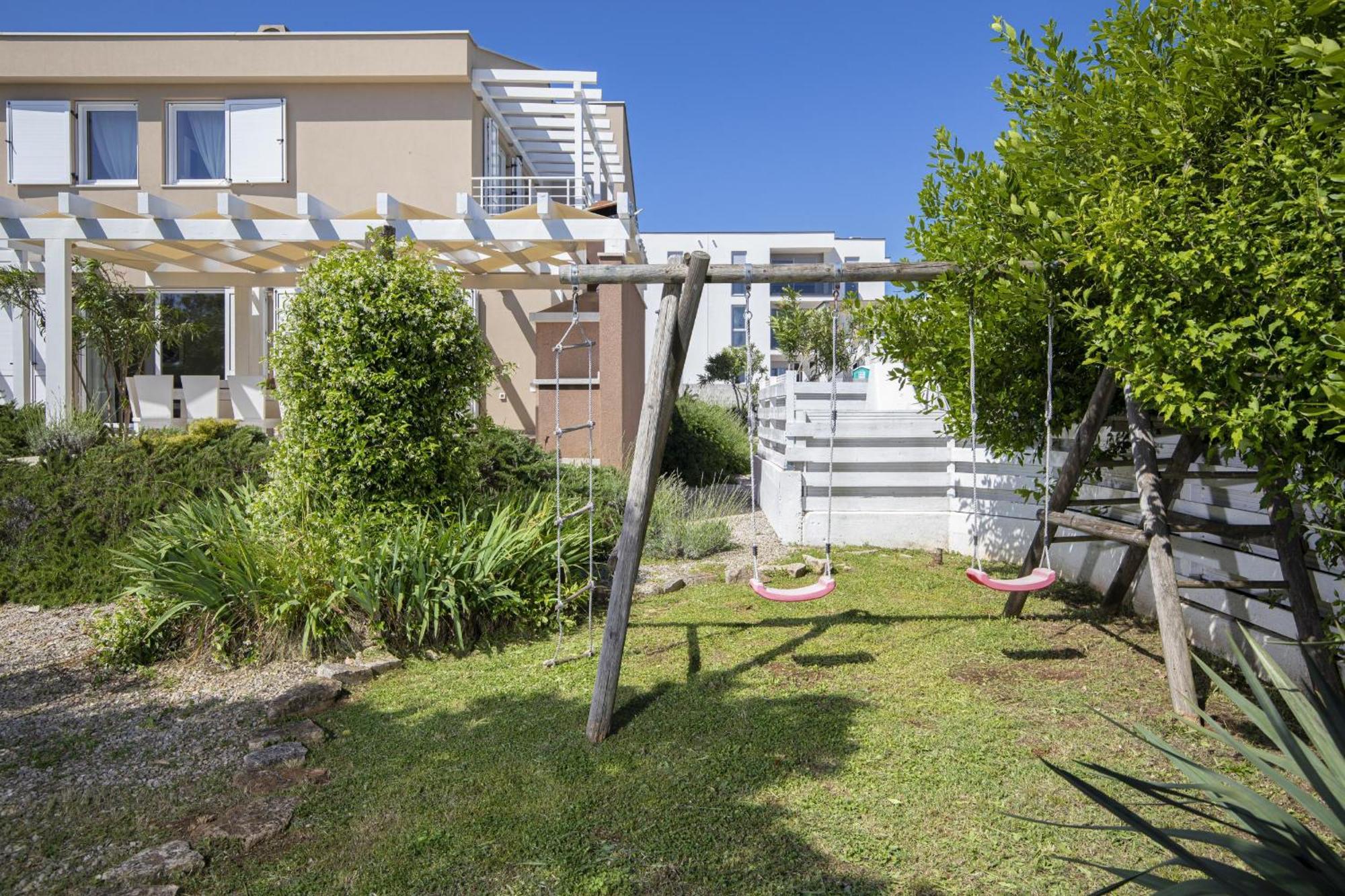 Villa Bella - Beautiful And Modern House With Pool, Souna, Jacuzzi & Playground, Liznjan - Istra Zewnętrze zdjęcie