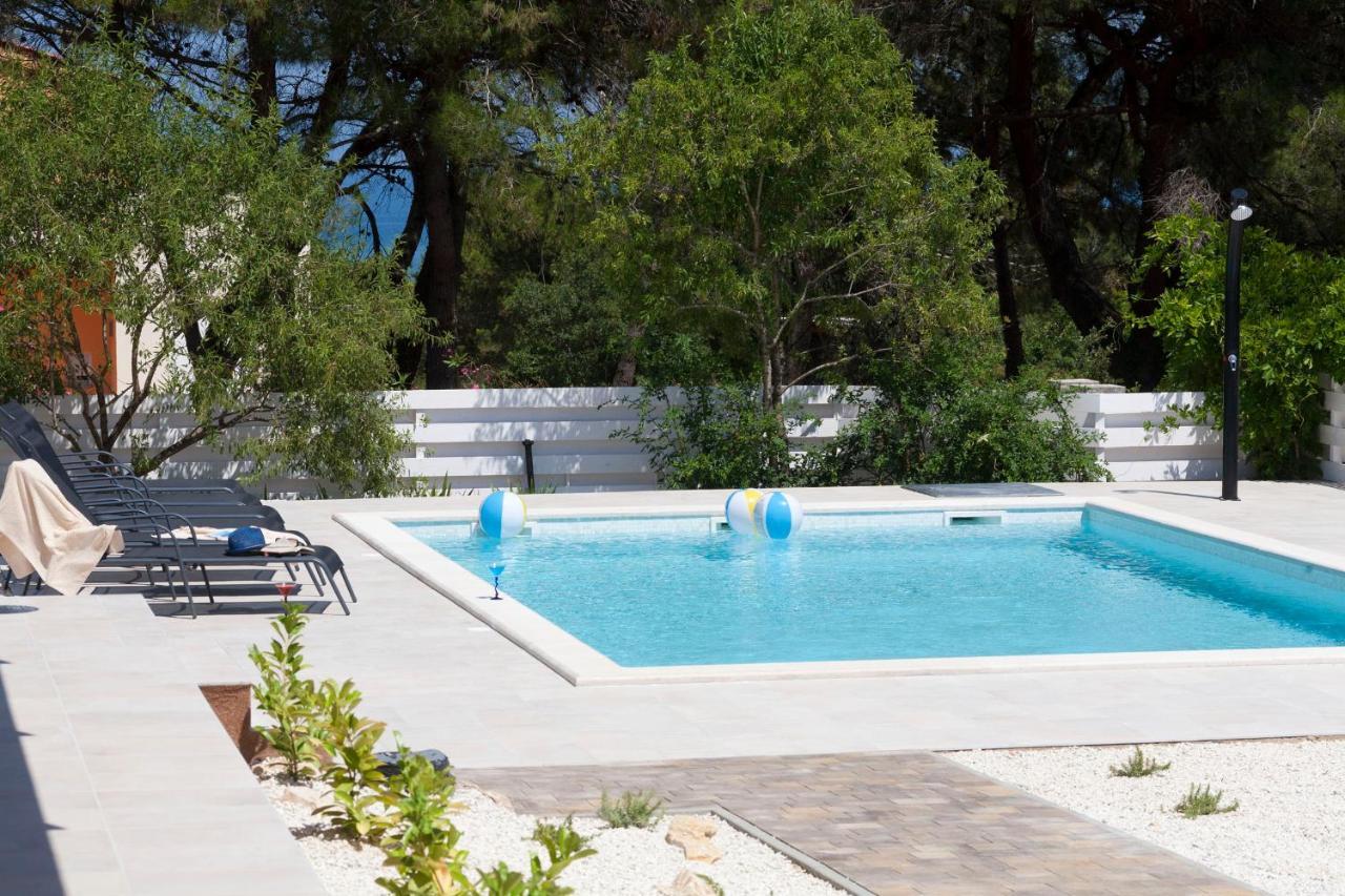 Villa Bella - Beautiful And Modern House With Pool, Souna, Jacuzzi & Playground, Liznjan - Istra Zewnętrze zdjęcie