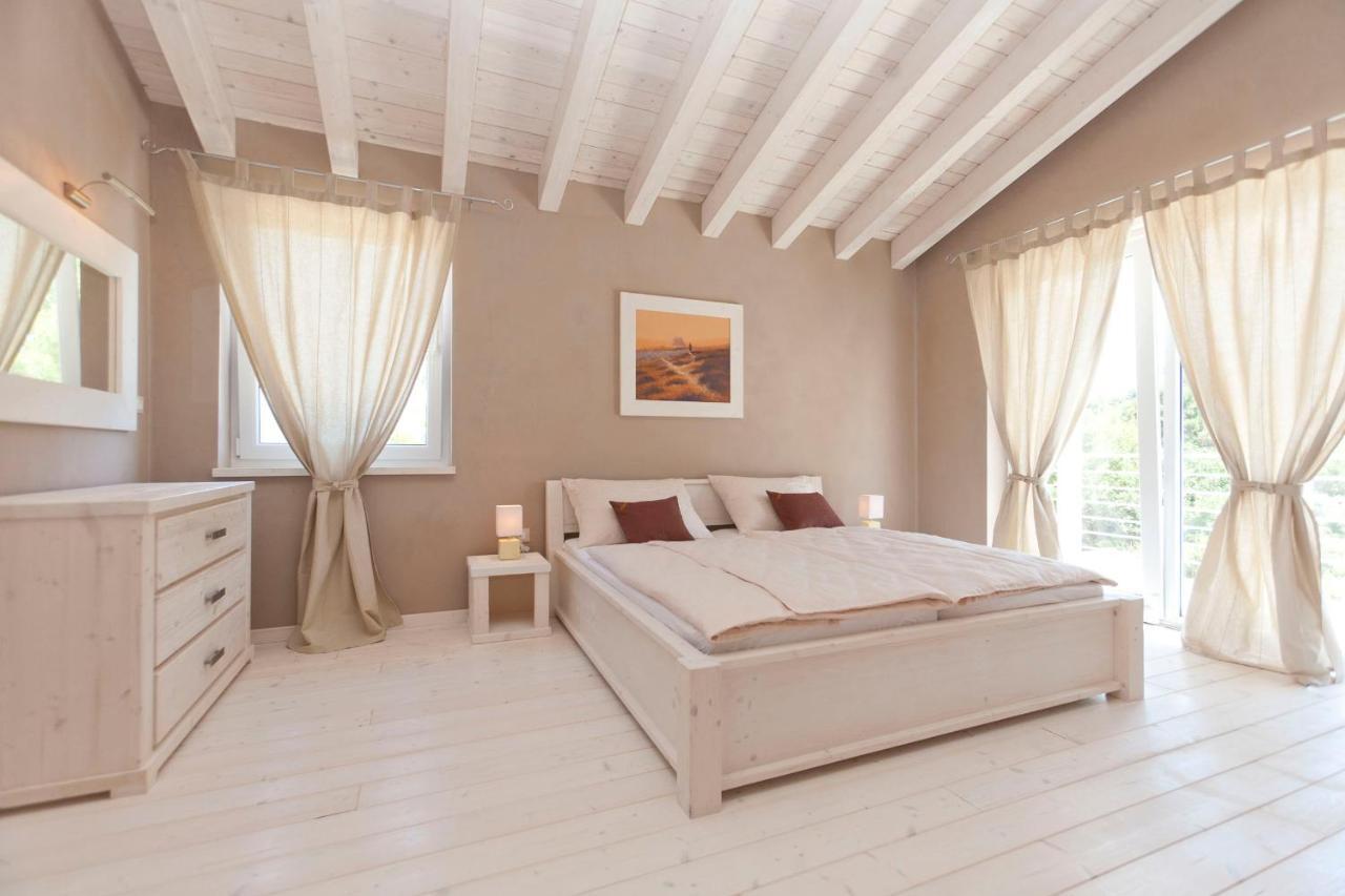 Villa Bella - Beautiful And Modern House With Pool, Souna, Jacuzzi & Playground, Liznjan - Istra Zewnętrze zdjęcie