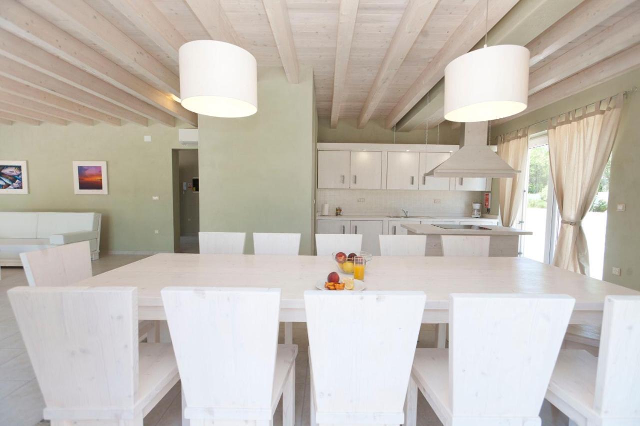 Villa Bella - Beautiful And Modern House With Pool, Souna, Jacuzzi & Playground, Liznjan - Istra Zewnętrze zdjęcie