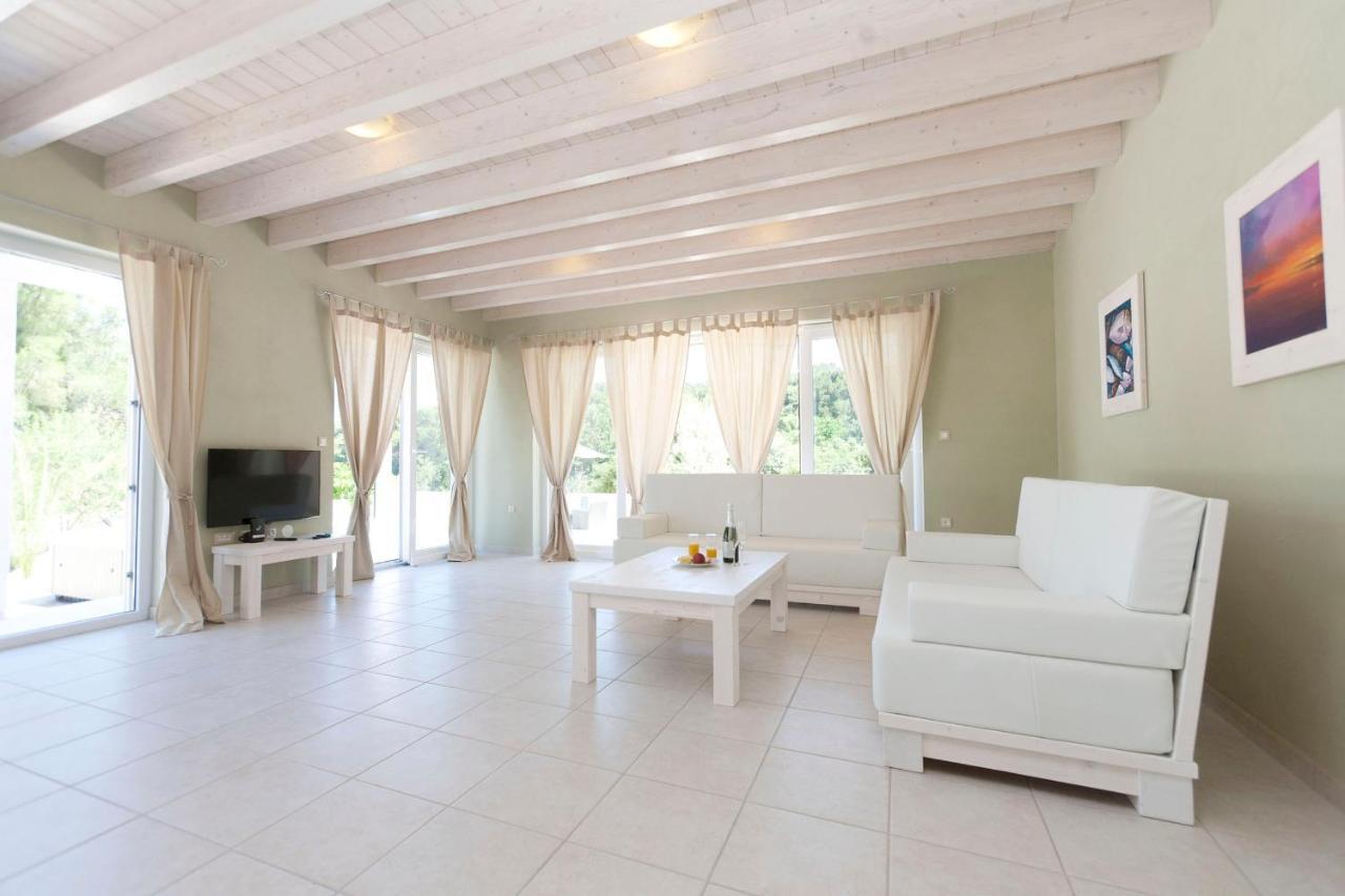 Villa Bella - Beautiful And Modern House With Pool, Souna, Jacuzzi & Playground, Liznjan - Istra Zewnętrze zdjęcie