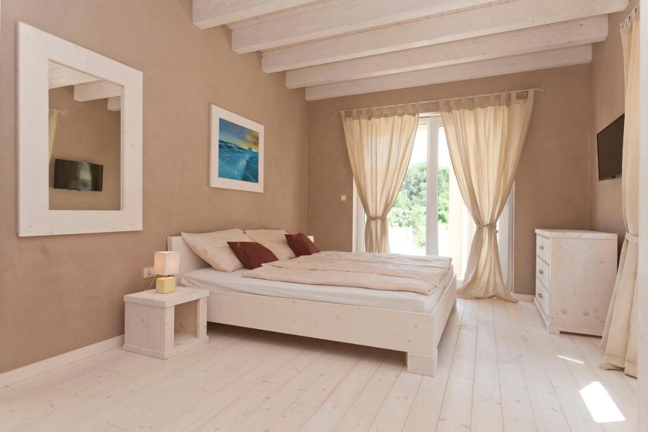 Villa Bella - Beautiful And Modern House With Pool, Souna, Jacuzzi & Playground, Liznjan - Istra Zewnętrze zdjęcie